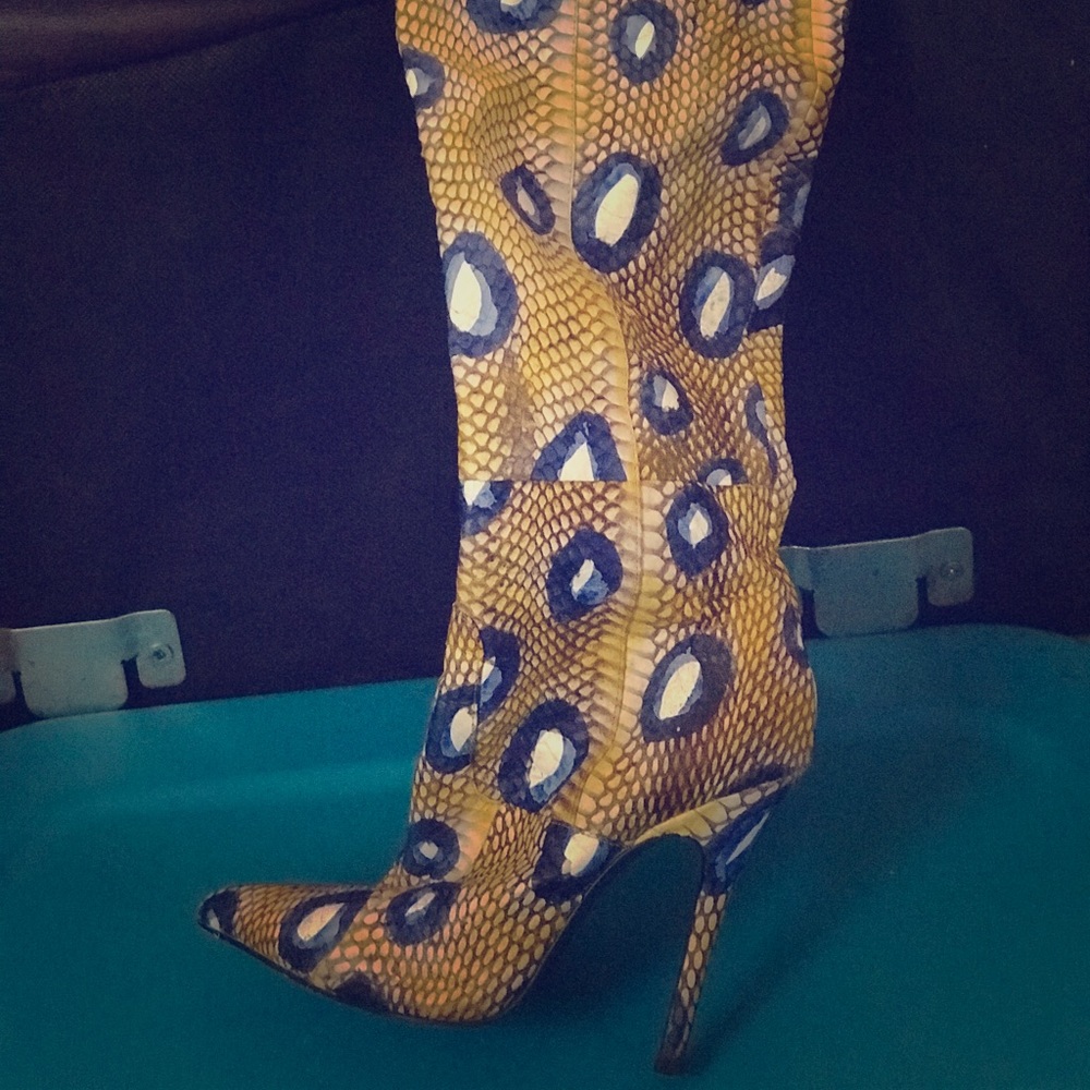 Heeled boots